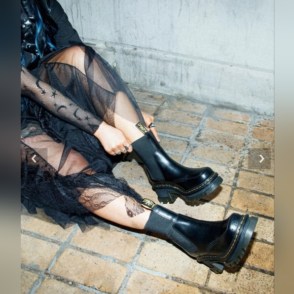 Dr. Martens Corran Chelsea Boot - Picture 8 of 8